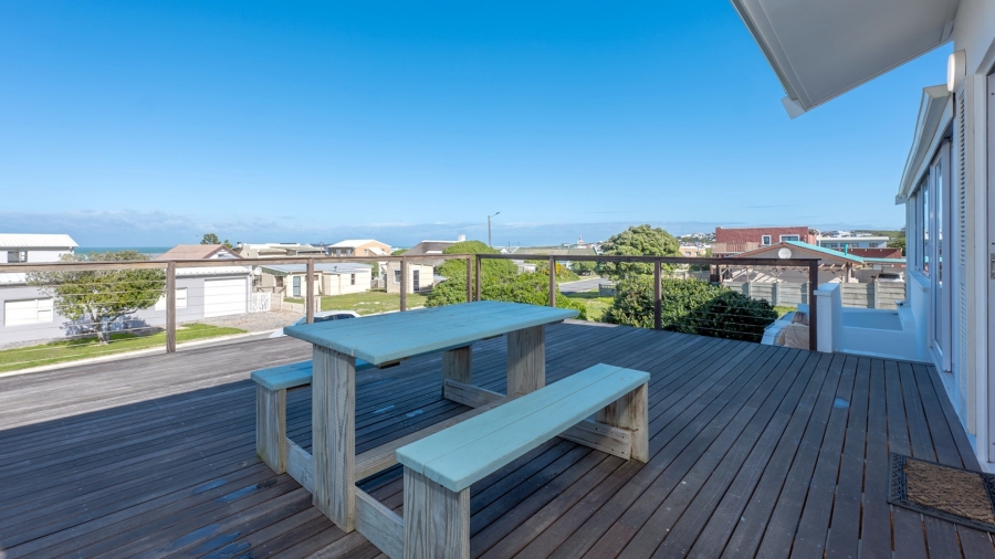 5 Bedroom Property for Sale in Agulhas Western Cape